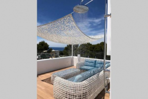 Modern villa with pool, BBQ, sun terrace & seaview
